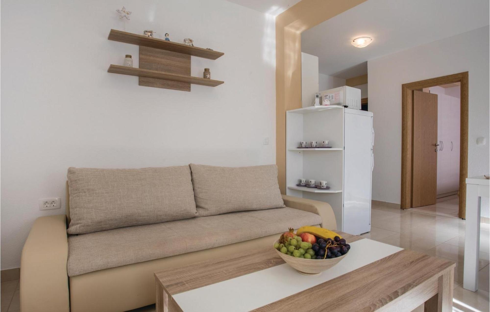 1 Bedroom Lovely Apartment In Komarna Klek Exterior photo