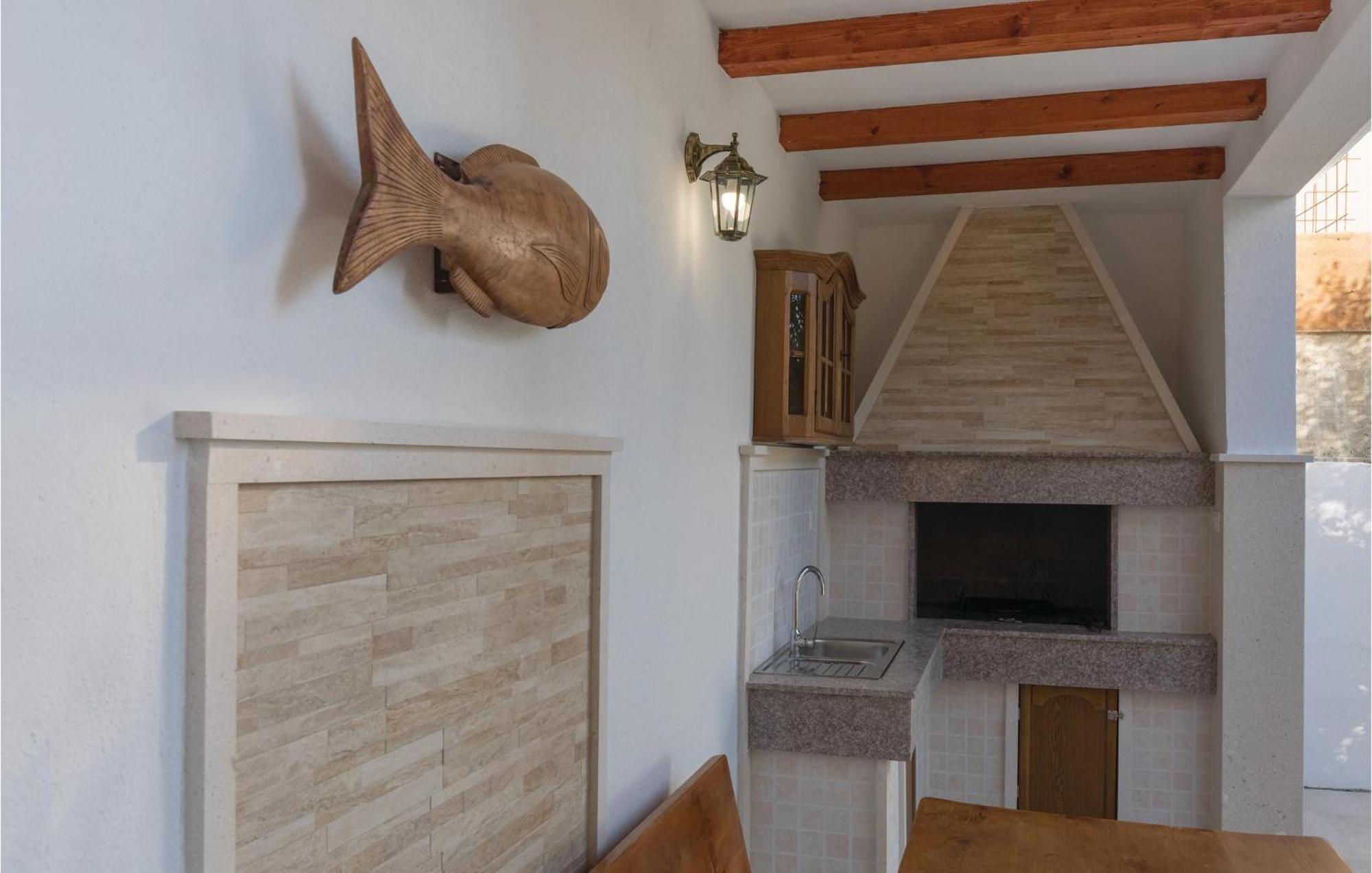 1 Bedroom Lovely Apartment In Komarna Klek Exterior photo